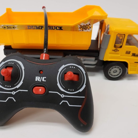 New Remote Controlled Dump Truck - Picture 9 of 10